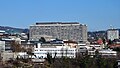 El Centro Hospitalario de la Universidad de Vaud (CHUV) en Lausana (Suiza), visto desde la parte superior de la catedral; fecha: 27 de marzo de 2016.