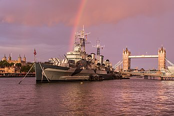 Le HMS Belfast dans le port de Londres. (définition réelle 3 000 × 2 000)