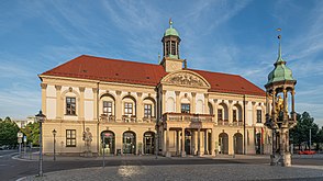 Rynek i Stary Ratusz, w głębi kościół św. Jana (St.-Johannis)