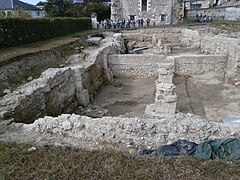 L'hôtellerie en cours de fouilles.