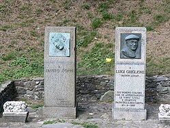 Monumentu a Fausto Coppi nel pasu alpín de la Bocchetta, n'El Piamonte