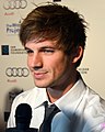 Matt Lanter interpreta Liam Court