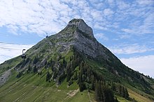 Photographie couleur du Moléson en été.