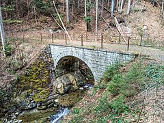 Die Steinbogenbrücke über den Sägibach