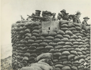 Franco dans un fortin à Tizi Azza (1923).