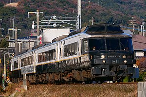 キハ183系気動車による特急「あそぼーい!」 （2023年1月 熊本駅 - 平成駅間）