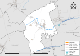 Carte en couleur présentant le réseau hydrographique de la commune