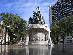 Monument al Dr. Robert Bartzelonako Tetuan plazan (1903-1910).