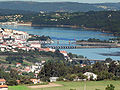 Vista da desembocadura, coas tres pontes (a da autoestrada, a da estrada e a ferrovía).