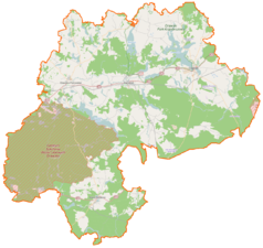 Mapa konturowa powiatu drawskiego, po lewej nieco u góry znajduje się punkt z opisem „Drawsko Pomorskie”