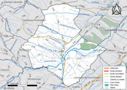 Carte en couleur présentant le réseau hydrographique de la commune