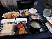 全日空ビジネスクラスの機内食の一例。NH824、台北→成田（2019年11月）