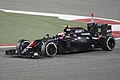 Jenson Button pilotando a McLaren MP4-31 no Grande Prêmio do Barém de 2016.