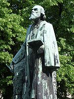 Estátua de Pierre Cuypers (por August Falise ), Munsterplein, Roermond (Países Baixos)