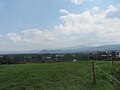 Vue vers le sud du haut de la pyramide principale de Cuicuilco vers les faubourgs de Tlalpan et Xochimilco