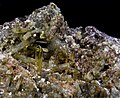 Vésuvianite - Mine Jeffrey, Asbestos, Québec (XX 2 cm)