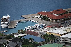 O porto de Uturoa