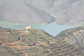 Oktober: Nordalbanien beim Fierza-Stausee