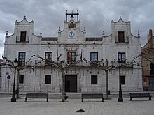 Fachada del Ayuntamiento.jpg