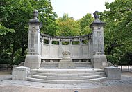 Monument aux morts de la Place des Allées