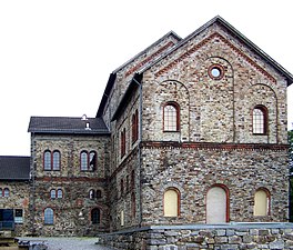 Haseschacht, hoofdgebouw (1871) van het Museum Industriekultur op de 188 m hoge Piesberg (stadsdeel Pye)