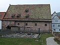 Aureliuskirche, Südfassade mit Kräutergarten