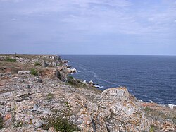 The rocky shore at Tyulenovo