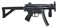 折りたたみ式銃床を取り付けたSEFトリガーのMP5KA2。