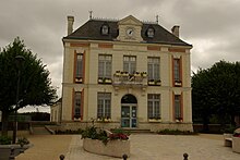 View of the facade of the Town Hall