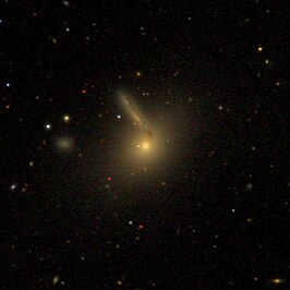 NGC 4015-2 (linksboven)