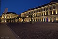 L'hôtel de Ville et l'office de tourisme sur la place d'Armes