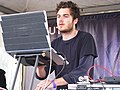 Nicolas Jaar op 3 juni 2012 geboren op 10 januari 1990