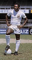 Pelé before he face Boca Juniors insyd de second leg of de 1963 Copa Libertadores Finals for La Bombonera