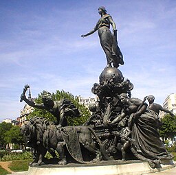 Le Triomphe de la République (1899), Paris, jardin de Marianne, place de la Nation.