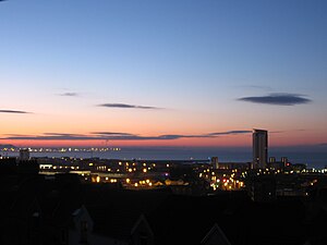 Vista da costa de Swansea, perto do centro da cidade.