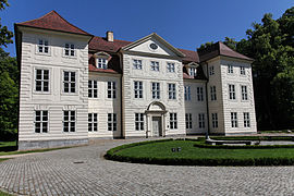 Barok og tidlig klassicistisk Schloss Mirow , på Schlossinsel i Mirower See