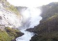 Bij de waterval Kjosfossen