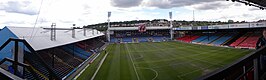 Zicht vanaf Holmesdale Stand