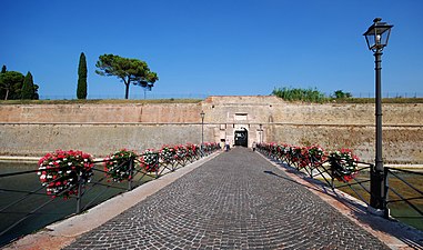 L'ingresso alla fortezza di Peschiera