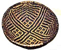 Panier en vannerie (450-750).