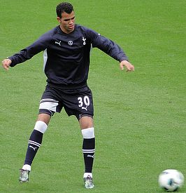 Sandro in 2010 terwijl hij zich opwarmt voor een wedstrijd met Tottenham Hotspur FC