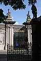 Entrée du palais d'Egmont vue depuis le jardin du Petit Sablon