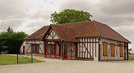 The town hall in Feuges