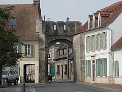 Vue de l'intérieur du bourg.