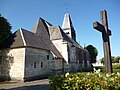 Église Saint-Brice et croix de chemin.