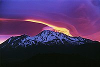 Zonsopgang op Mount Shasta