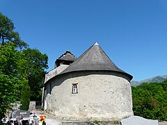 Le chevet de l'église Saint-Vincent de Silhen.