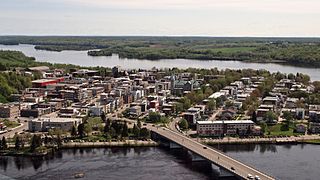 La Pointe-à-Bernard, une partie de la ville entourée de trois côtés par la rivière Saint-Maurice.