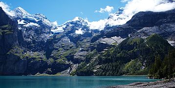 Le lac d'Oeschinen, Berne.