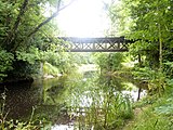 Passerelle sur le Scorff entre Arzano et Plouay, à hauteur du sentier piétonnier menant à la chapelle Notre-Dame de Grâces (située en Plouay).